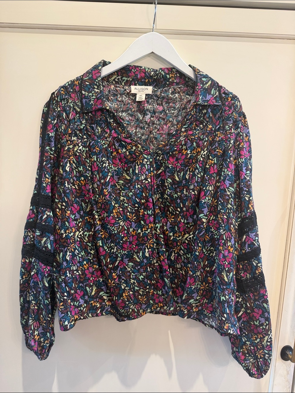 Allison Floral Button-Front Blouse in Multicolor on Black